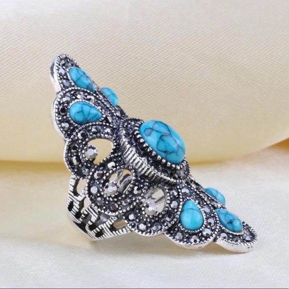 Vintage Style Turquoise Ring - Picture 6 of 6